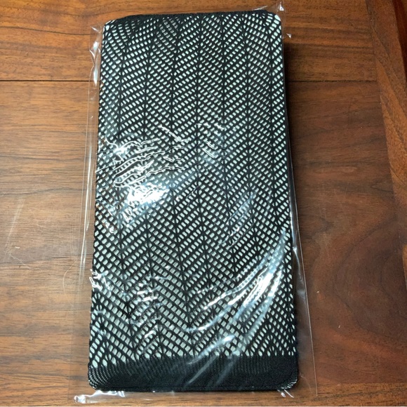 Hollowed out fishnet style knee or over the knee black fashion knee sock… - Picture 10 of 15